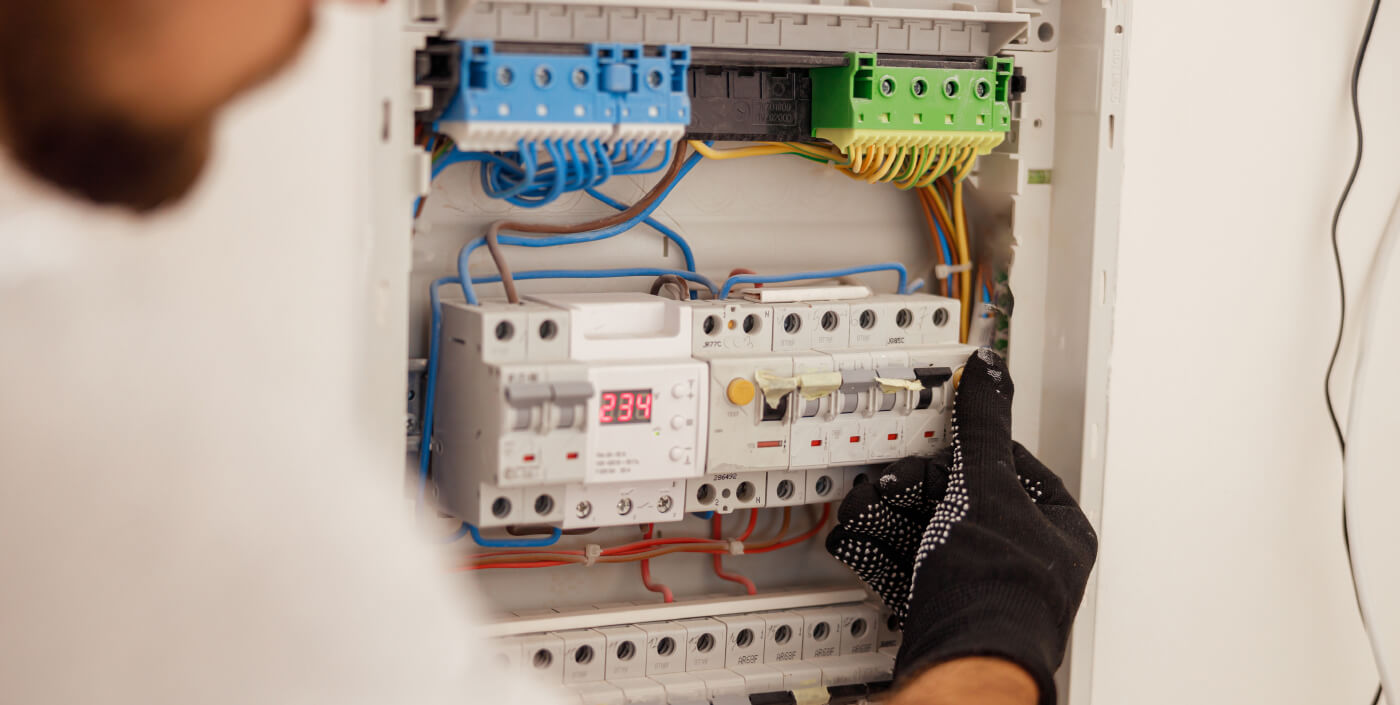 hand-of-electrical-technician-working-with-fuses-a-2026-01-08-07-47-48-utc (1)